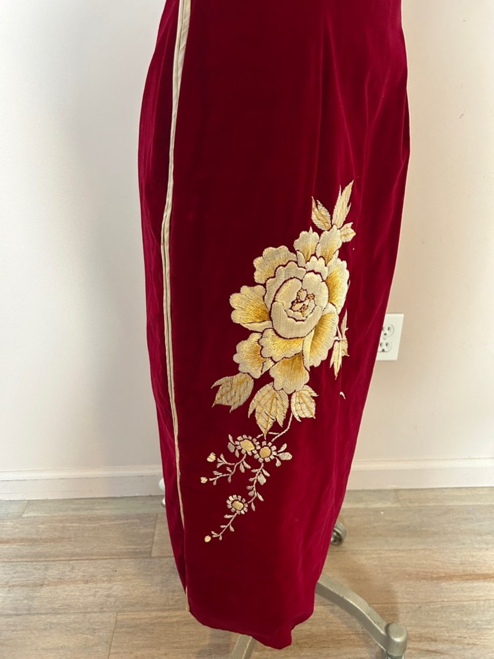 Classic Red Velvet Cheongsam Dress with Embroidered Floral Detail in gold Asian - Picture 8 of 17